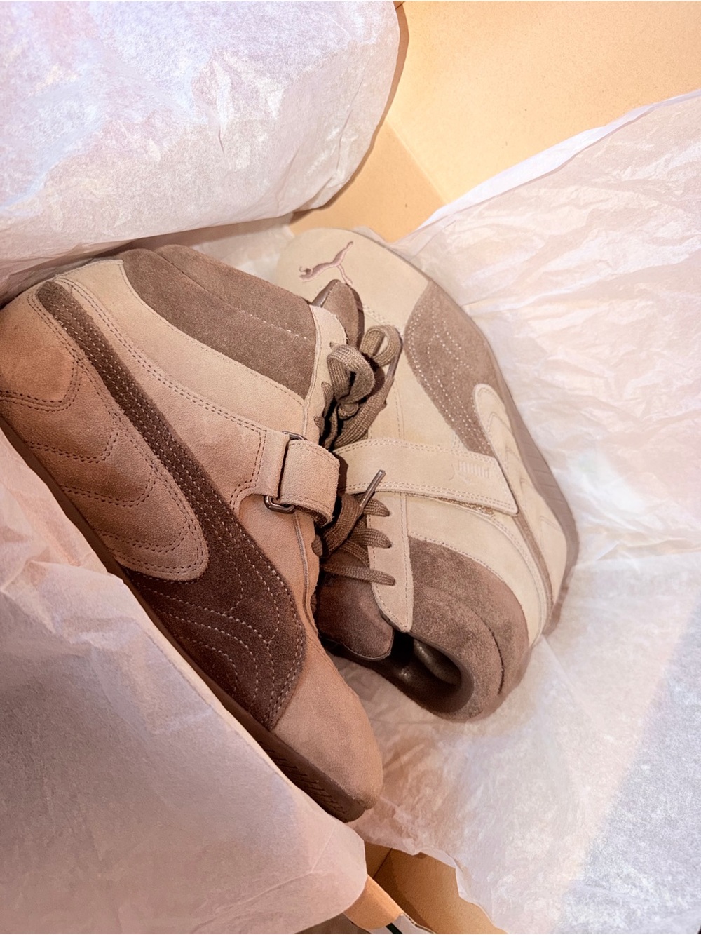 the CUTEST good condition brown suede puma wedge sneakers😍😍😍